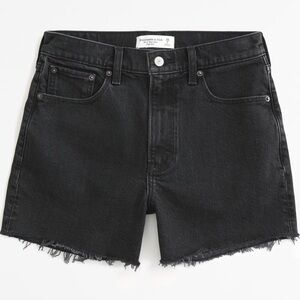 Abercrombie & Fitch Black Curve Love High Rise Mom Jean Short Size 4  (27)